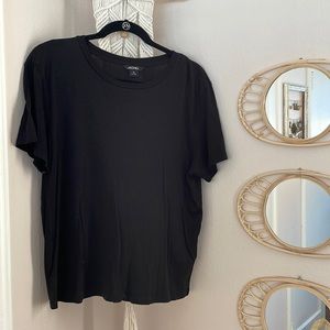 Black short sleeve cropped tee